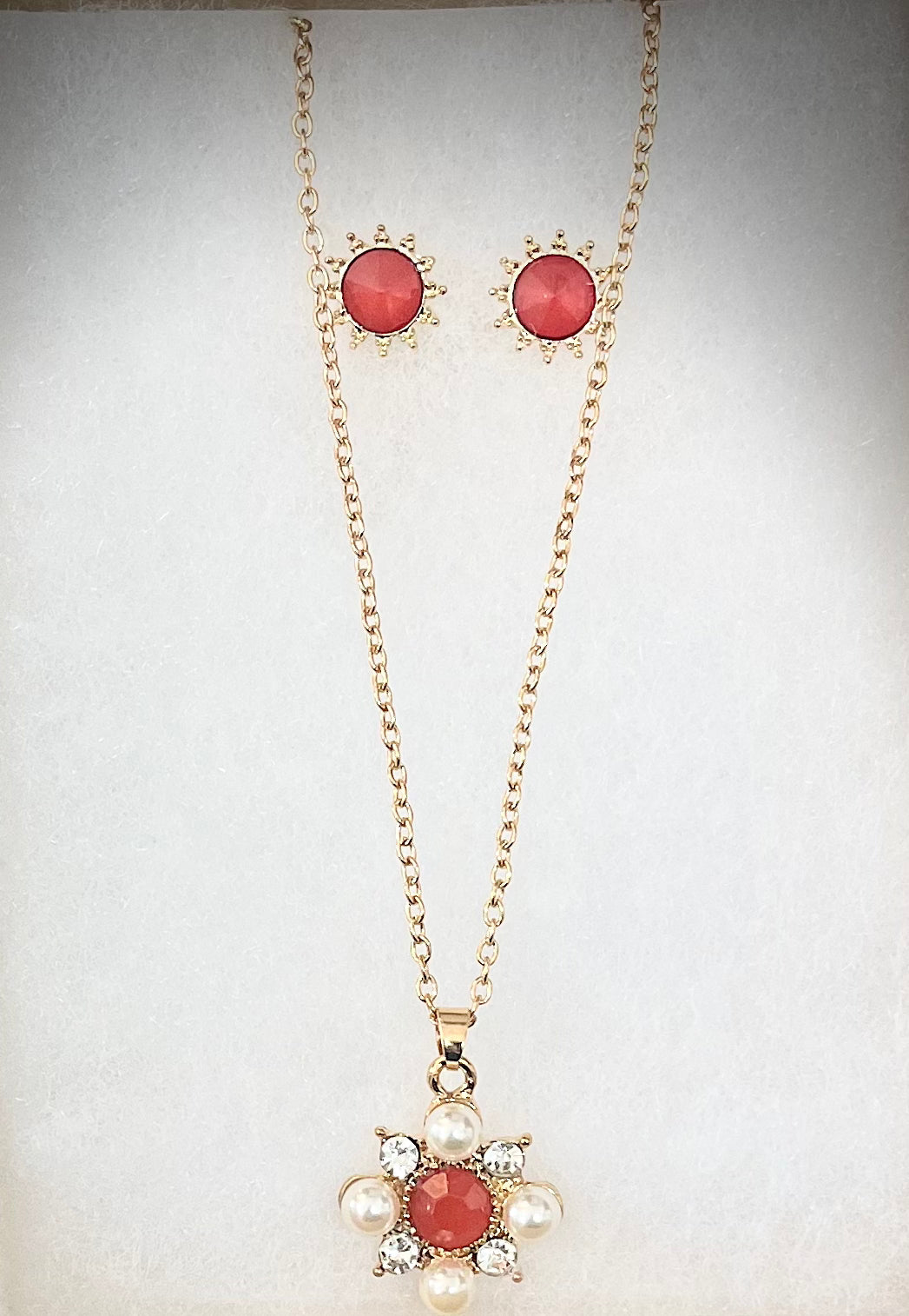 RED RHINESTONE NECKLACE & EARRINGS SET GOLD