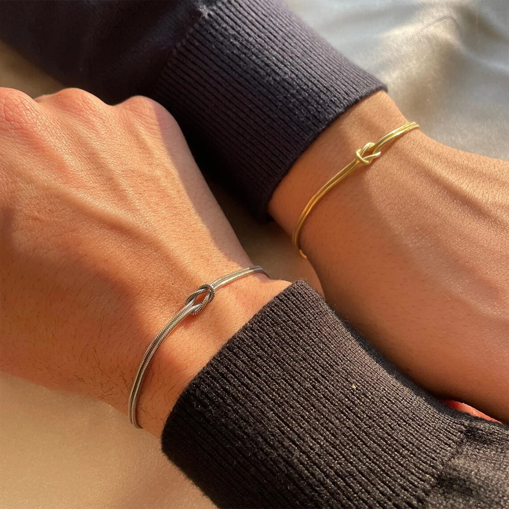 eManco Delicate Round Snake Chain Knotted Couple Friendship Bracelet Stainless Steel Gold-Plated Fashion Jewelry Wholesale
